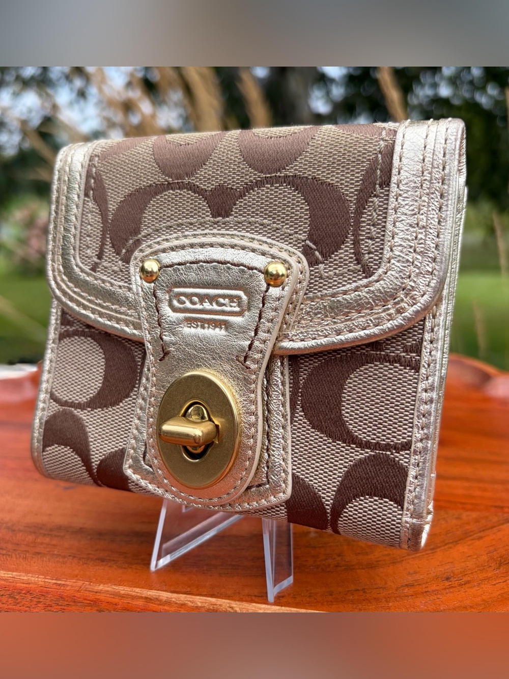 Vintage COACH Signature C Turnlock Metallic Gold French Wallet - Picture 4 of 16